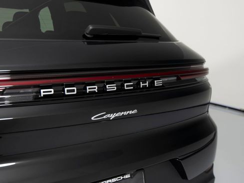 New 2026 Porsche Cayenne image 39
