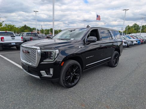 Used 2021 GMC Yukon Denali w/ Denali Premium Package AWD/4WD image 7