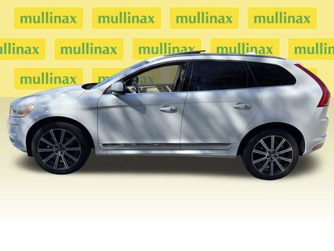 Used 2015 Volvo XC60 T5 Platinum image 10