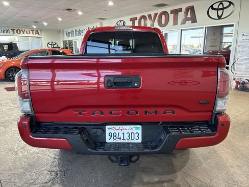 Used 2021 Toyota Tacoma TRD Sport w/ Technology Package AWD/4WD image 9
