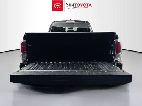 Used 2022 Toyota Tacoma TRD Sport w/ TRD Premium Sport Package RWD image 33