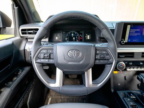 Used 2025 Toyota Tacoma SR5 AWD/4WD image 13