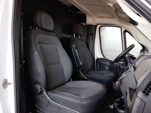 Used 2025 RAM ProMaster 2500 w/ U-Haul Equipment Group FWD image 15