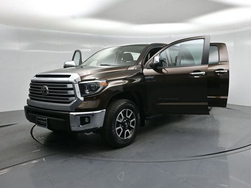 Used 2020 Toyota Tundra Limited w/ Limited Premium Package image 28