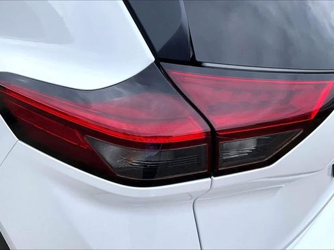 Certified 2024 Nissan Rogue S FWD image 27