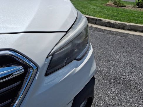 Used 2019 Subaru Outback 2.5i Touring AWD/4WD image 9