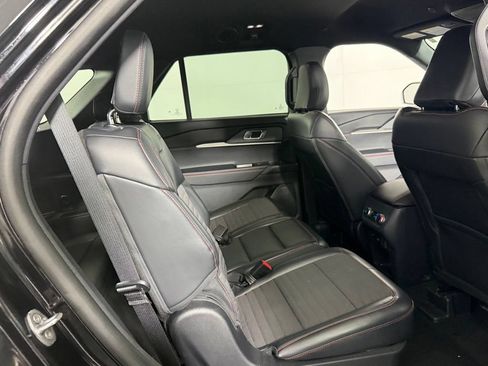 Used 2025 Ford Explorer ST-Line w/ ST-Line Street Pack AWD/4WD image 30