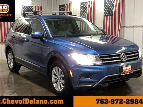 Used 2018 Volkswagen Tiguan SE w/ Panoramic Sunroof Package image 1