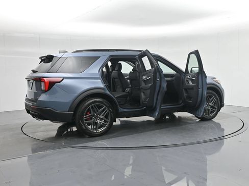 Used 2025 Ford Explorer ST w/ Sun And Sound Package AWD/4WD image 5