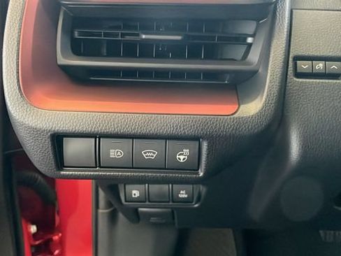 Used 2026 Toyota Prius Plug-In Hybrid FWD image 8