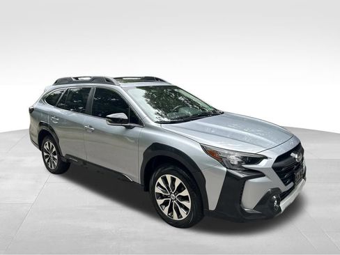 Used 2023 Subaru Outback Limited AWD/4WD image 8