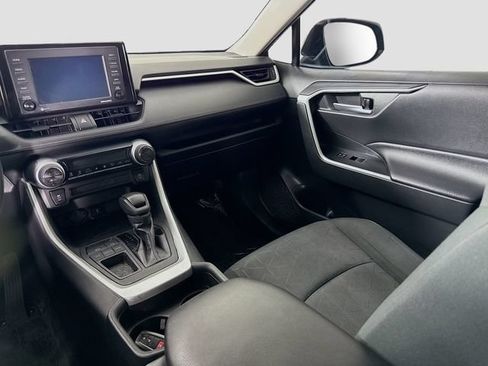 Certified 2021 Toyota RAV4 XLE FWD image 21