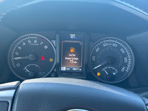 Used 2023 Toyota Tacoma TRD Sport w/ TRD Premium Sport Package AWD/4WD image 25