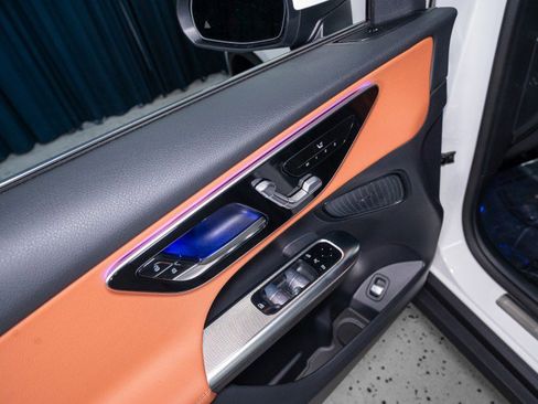 Certified 2026 Mercedes-Benz GLC 300 image 10