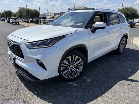 Used 2022 Toyota Highlander Platinum image 7