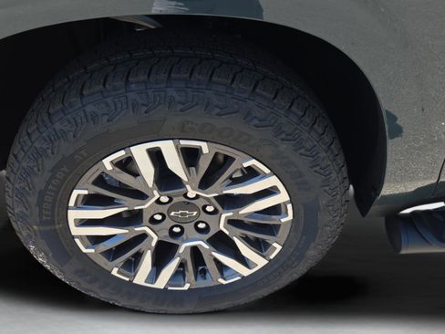 New 2026 Chevrolet Suburban Z71 w/ Z71 Off-Road Package image 9