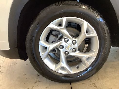 Used 2024 Chevrolet Trax LS w/ LS Convenience Package FWD image 22
