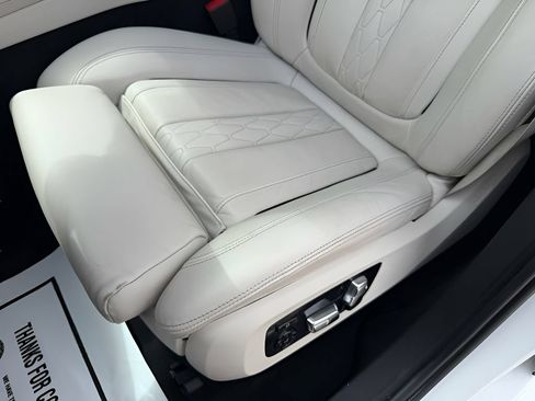 Used 2023 BMW X6 xDrive40i w/ Executive Package AWD/4WD image 16