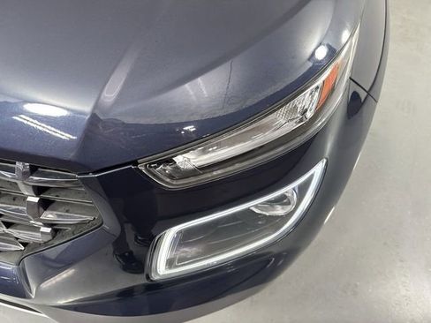 Used 2022 Hyundai Venue Limited FWD image 27