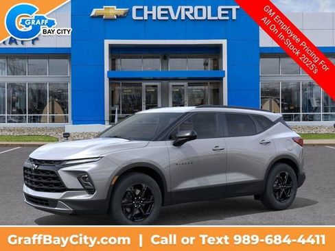 New 2025 Chevrolet Blazer LT w/ Convenience Package image 2