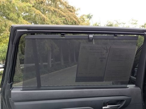 Used 2022 Toyota Highlander XLE FWD image 37