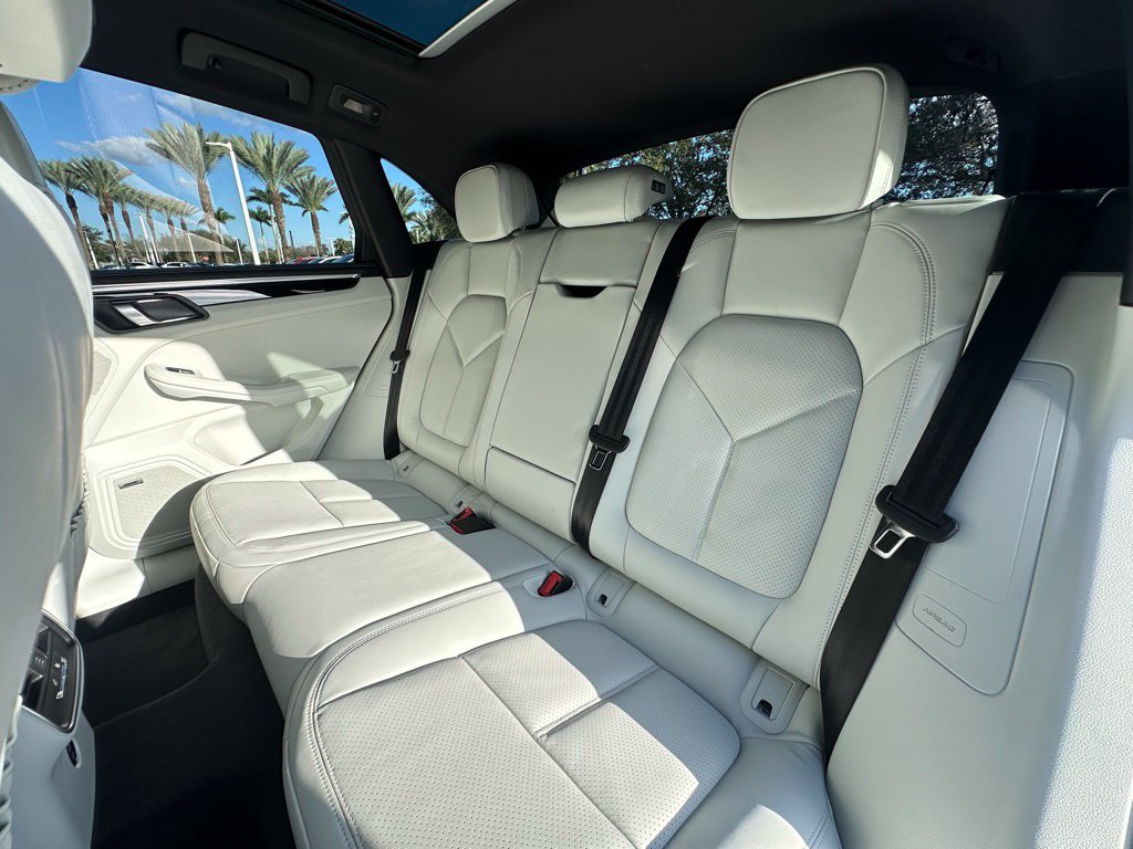 Certified 2026 Porsche Macan S AWD/4WD image 39