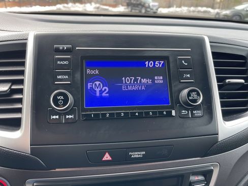 Used 2019 Honda Ridgeline Sport image 10