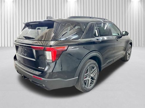 New 2026 Ford Explorer ST-Line w/ ST-Line Street Pack AWD/4WD image 5