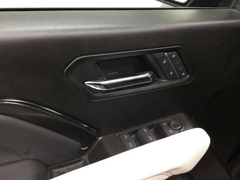 Used 2024 GMC Canyon AT4X AWD/4WD image 9