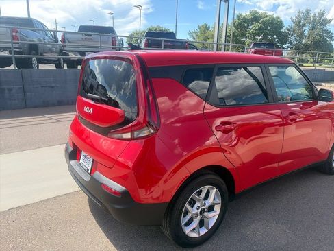 Used 2022 Kia Soul LX w/ Technology Package FWD image 5