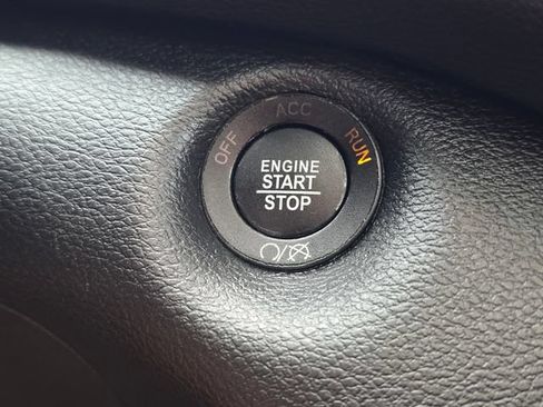 Used 2021 Jeep Cherokee Latitude Lux 80th Anniv w/ Quick Order Package 26U 80TH FWD image 33