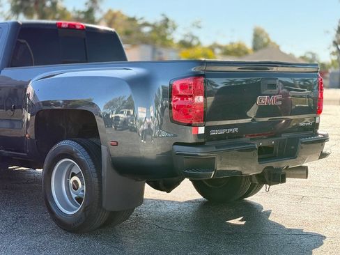 Used 2017 GMC Sierra 3500 Denali w/ Duramax Plus Package image 9