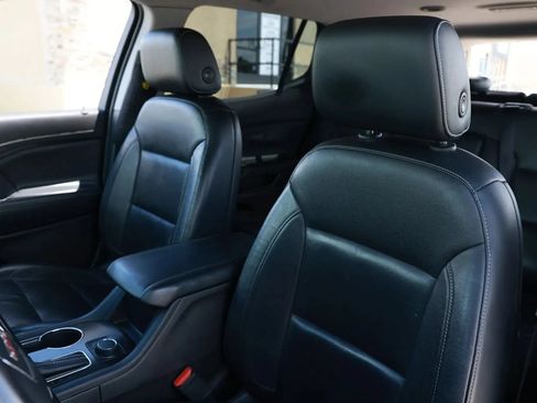 Used 2019 GMC Acadia SLT FWD image 15