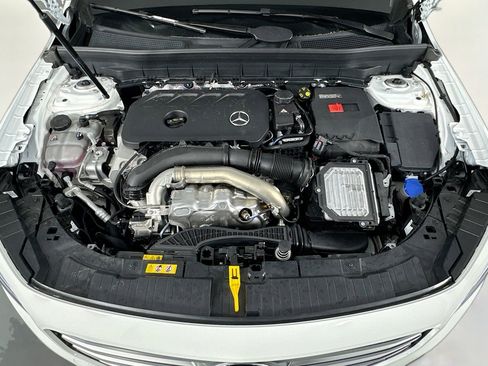 New 2026 Mercedes-Benz GLB 250 image 10