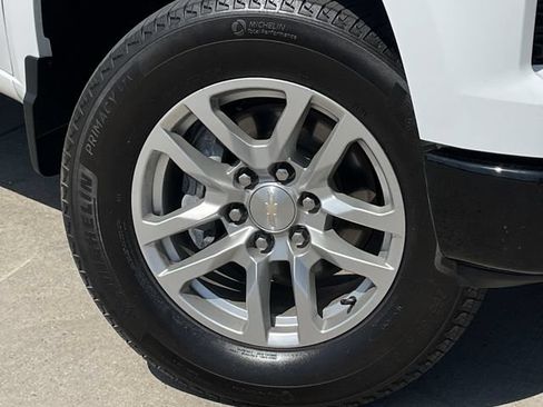 Used 2024 Chevrolet Silverado 1500 Custom Trail Boss AWD/4WD image 8