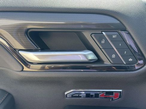 Used 2024 GMC Sierra 1500 AT4 w/ Technology Package AWD/4WD image 18