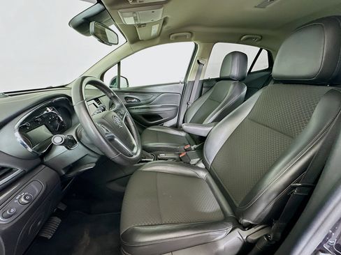 Used 2022 Buick Encore Preferred AWD/4WD image 13