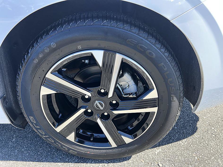 Certified 2025 Nissan Sentra SV FWD image 10