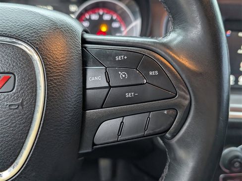 Used 2019 Dodge Charger SXT image 12