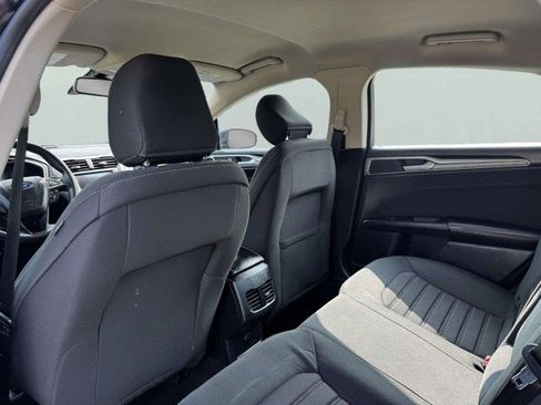 Used 2020 Ford Fusion SE image 33