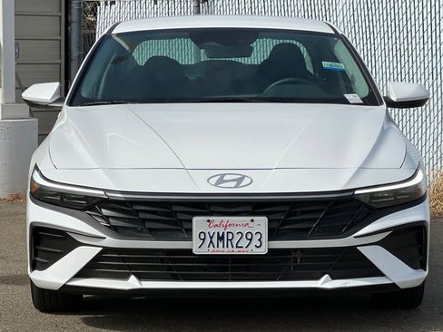 Used 2026 Hyundai Elantra Hybrid FWD image 8