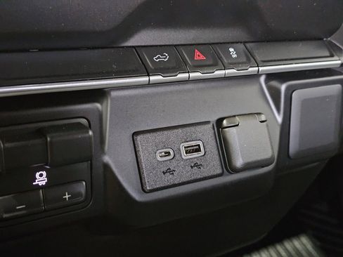 Used 2023 GMC Sierra 2500 SLE image 28