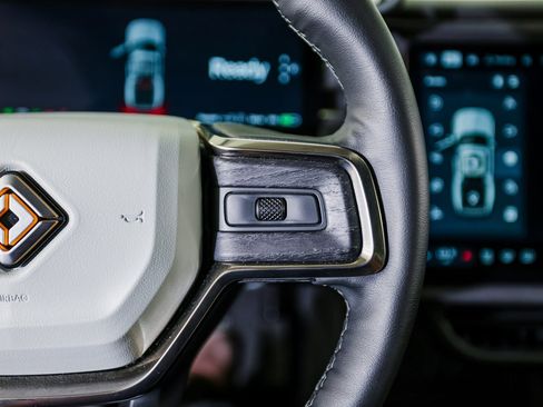 Used 2025 Rivian R1T Adventure image 16