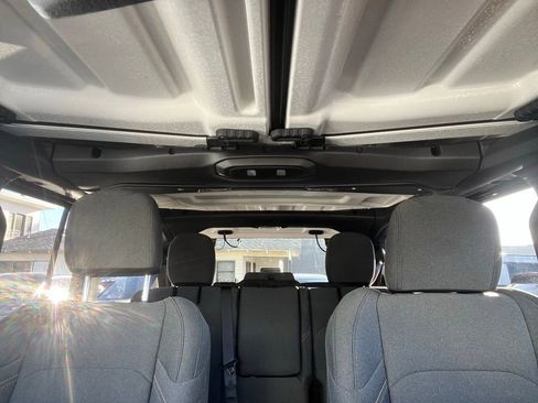 Used 2025 Jeep Wrangler Unlimited Sahara w/ Safety Group image 15