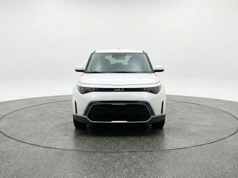 Used 2025 Kia Soul LX w/ LX Technology Package image 2