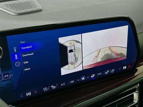 Used 2025 Chevrolet Traverse RS image 14