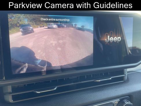 Used 2025 Jeep Wrangler Willys image 3