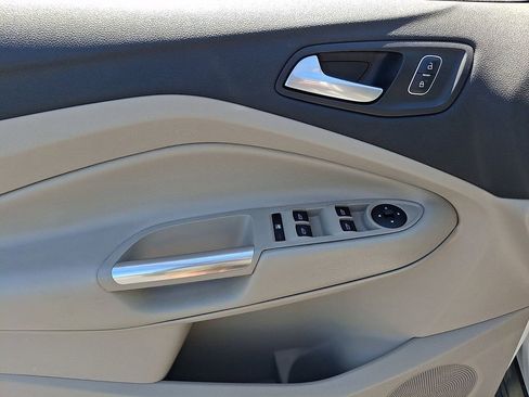 Certified 2017 Ford Escape SE FWD image 12