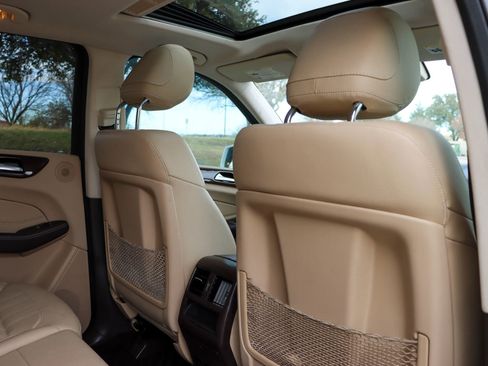 Used 2018 Mercedes-Benz GLE 350 w/ Premium 1 Package image 34