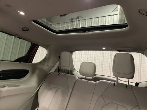 Used 2019 Chrysler Pacifica Limited w/ Tire & Wheel Group image 42